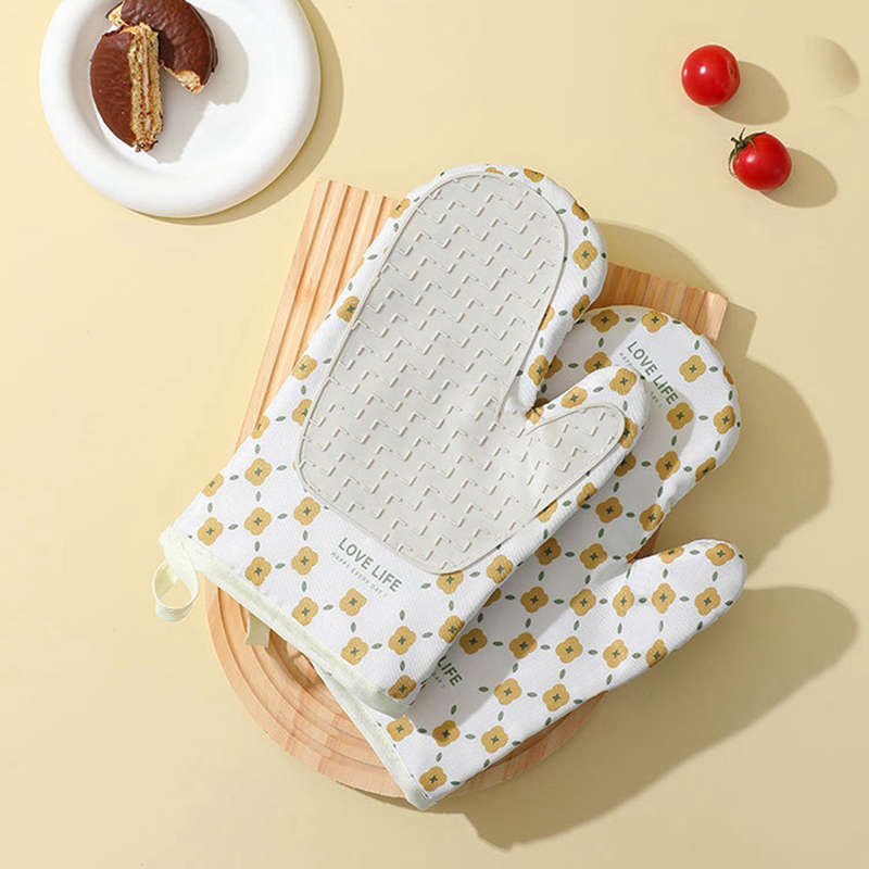 Non-Slip Heat-Resistant Cotton Oven Gloves